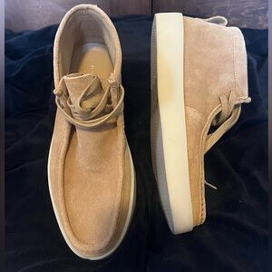 Men's Casual Suede Chukka Sneakers in Tan